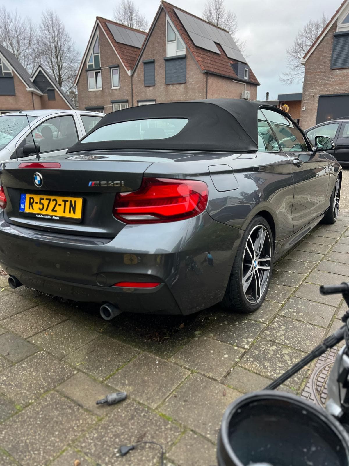 BMW cabrio schoon afgeleverd na detailing.